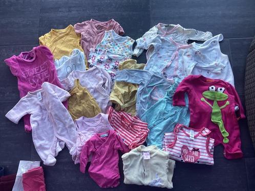 Groot pakket kleertjes meisje, Enfants & Bébés, Vêtements de bébé | Packs de vêtements pour bébés, Utilisé, Enlèvement ou Envoi
