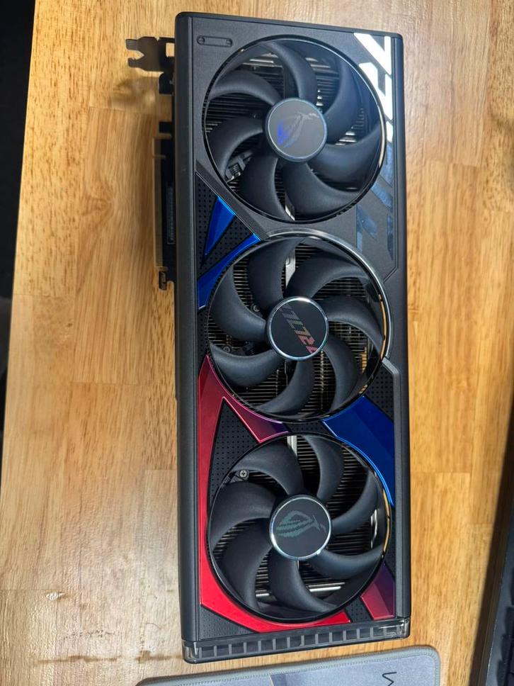 ASUS GeForce RTX 4090 ROG STRIX OC 24Go, Computers en Software, Videokaarten, Zo goed als nieuw, Nvidia, Ophalen of Verzenden