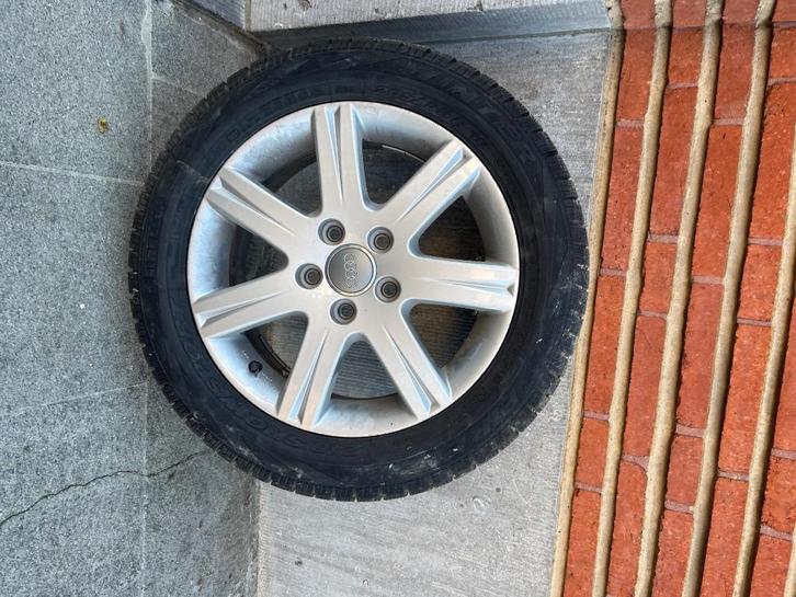 À vendre jantes pneus hiver, Auto-onderdelen, Banden en Velgen, Band(en), Winterbanden, Personenwagen, Gebruikt, Ophalen