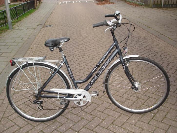 Minerva Silver Shadow Damesfiets/meisjesfiets, Vélos & Vélomoteurs, Vélos | Filles, Utilisé, 26 pouces ou plus, Frein à main, Vitesses