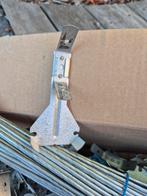Gyproc hangers voor vals plafond, Doe-het-zelf en Bouw, Ophalen, Zo goed als nieuw