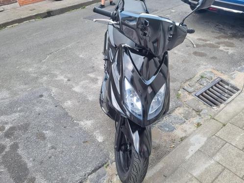 Kymco super 8 a klasse, Fietsen en Brommers, Scooters | Yamaha, Zo goed als nieuw, Ophalen