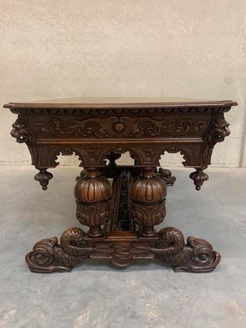 Prachtige 19e-eeuwse Renaissance Revival schrijftafel beschikbaar voor biedingen