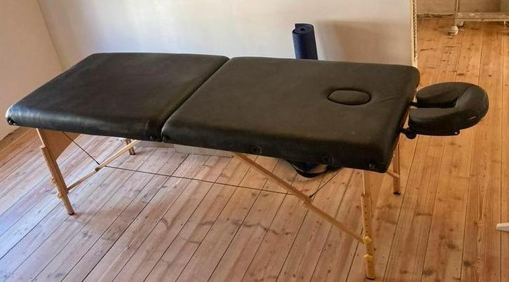 Massagetafel opvouwbaar incl. hoofdsteun, Sport en Fitness, Massageproducten, Gebruikt, Massagetafel, Ophalen
