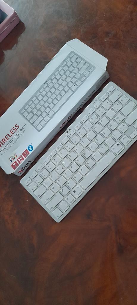 Draadloos Azerty toetsenbord voor pc, laptop,, Computers en Software, Toetsenborden, Zo goed als nieuw, Azerty, Draadloos, Ophalen of Verzenden