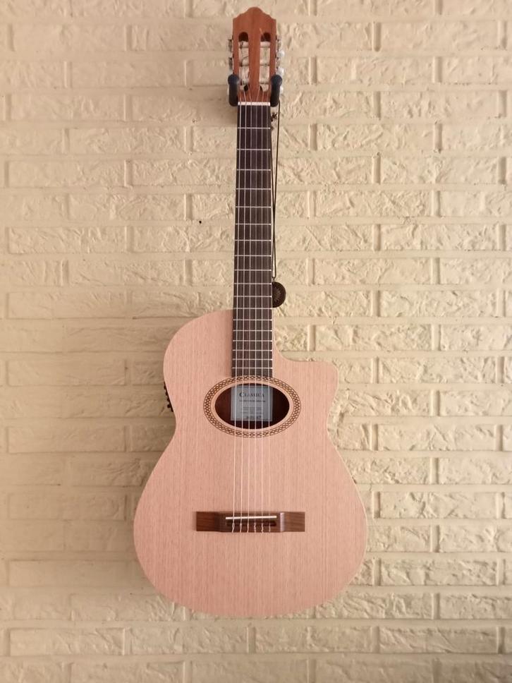 Klassieke gitaar elektrisch versterkbaar, Musique & Instruments, Instruments à corde | Guitares | Acoustiques, Enlèvement