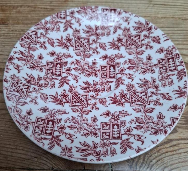 Ceramique Maastricht schoteltje met rood motief, Antiek en Kunst, Antiek | Servies los, Ophalen of Verzenden