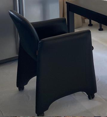 Lederen stoelen / eetkamer of vergaderstoelen beschikbaar voor biedingen