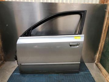 Portier 4Deurs links-voor van een Audi A4 beschikbaar voor biedingen
