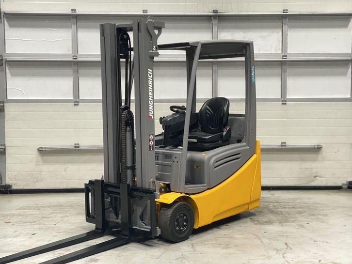 JUNGHEINRICH EFG216, Zakelijke goederen, Machines en Bouw | Heftrucks en Intern transport, Reachtruck, Elektrisch, 1000 tot 2000 kg
