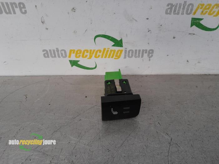 Commutateur chauffage siège d'un Volkswagen Polo, Autos : Pièces & Accessoires, Habitacle & Garnissage, Volkswagen, Utilisé, 3 mois de garantie