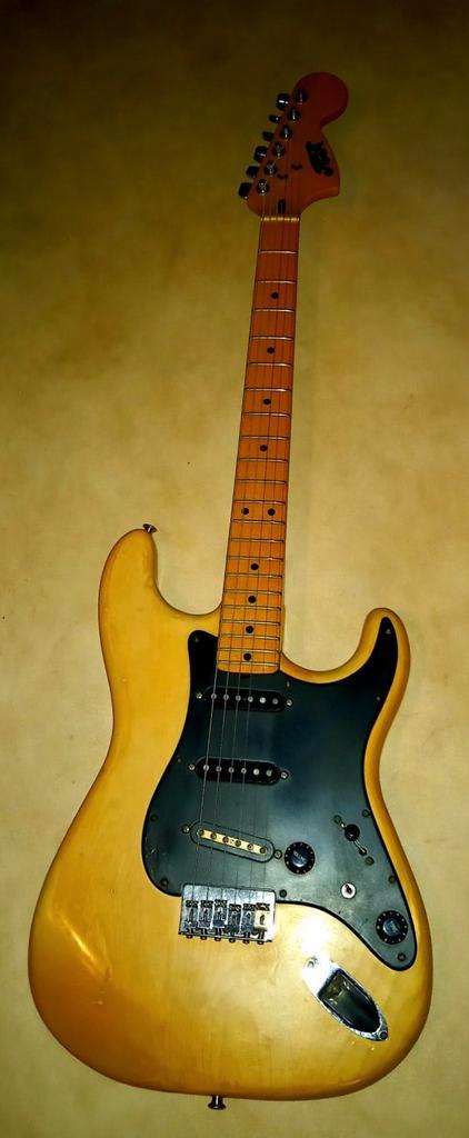 70s Aspen hardtail strat ruilen VS een MIM strat, Musique & Instruments, Instruments à corde | Guitares | Électriques, Comme neuf