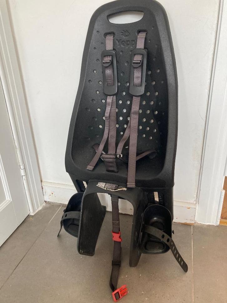 YEPP Easyfit fietsstoeltje, Fietsen en Brommers, Fietsaccessoires | Fietsstoeltjes, Gebruikt, Achterzitje, Voetsteuntjes, Ophalen