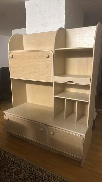 Bar/platen/ boekenkast/TV- moet weg wegens verhuizing. beschikbaar voor biedingen