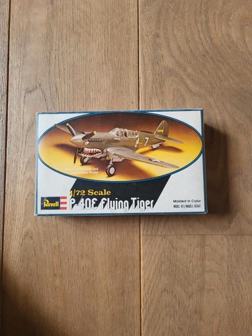 REVELL P-40E Flying Tiger 1/72, Hobby en Vrije tijd, Modelbouw | Vliegtuigen en Helikopters, Nieuw, Vliegtuig, 1:72 tot 1:144
