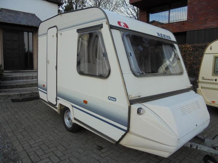 Adria Prima 330SL,3/1992,3 bedden/groot+klein tafel,voortent, Caravans en Kamperen, Caravans, Particulier, tot en met 3, 500 - 750 kg