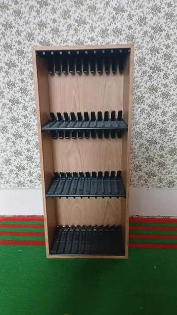 GRATIS cd/dvd-kastje en cd/dvd-rek  beschikbaar voor biedingen
