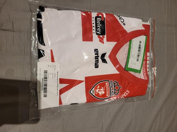 Trui van Royal Excel Moeskroen (Jupiler Pro League), Sport en Fitness, Voetbal, Nieuw, Shirt, Maat M, Ophalen of Verzenden
