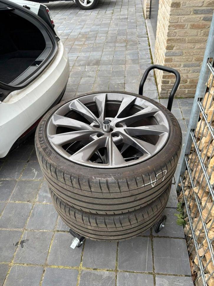 Autobanden Tesla 4 stuks, Auto-onderdelen, Banden en Velgen, Band(en), Zomerbanden, 21 inch, 245 mm, Personenwagen, Gebruikt, Ophalen