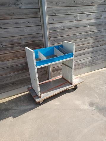 Materiaal rek voor in bestelwagens L76B36H85 Pr10euro beschikbaar voor biedingen