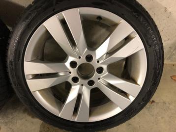 Mercedes originele aluminium velgen met banden 225 45 R17 beschikbaar voor biedingen