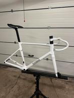 Carbon racefietskader maat 59, Musique & Instruments, Pieds, Enlèvement, Comme neuf