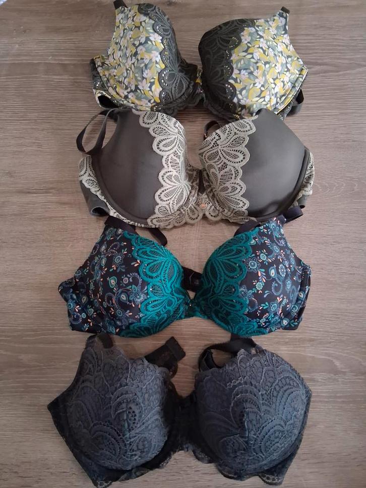 Lot sous vêtements Rouge-Gorge dame presque pas porté !, Vêtements | Femmes, Sous-vêtements & Lingerie, Soutien-gorge, Autres couleurs