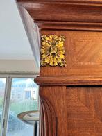 Garde-robe Louis XVI ancienne et d’excellente qualité., Antiek en Kunst, Ophalen