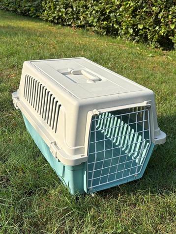 Transportbox kat of kleine dieren beschikbaar voor biedingen