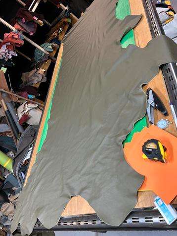Camouflage soldaat groen halve huid 1.5 mm dikte soepel beschikbaar voor biedingen