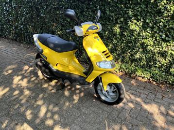 Piaggio Skipper LX 125cc 2 takt motorscooter. Zip SKR Runner