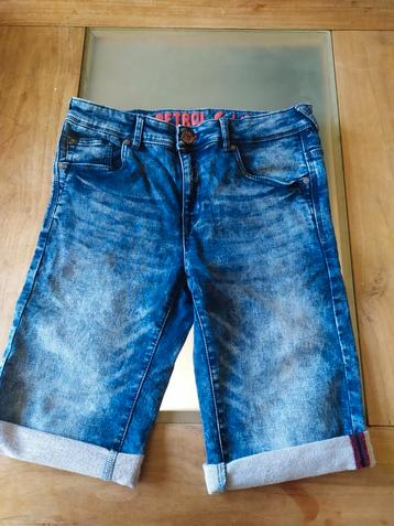 Short jean marque Petrol taille 176/16 ans  beschikbaar voor biedingen