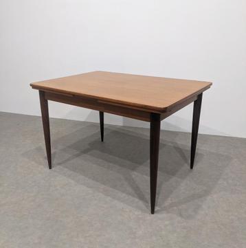 Scandinavische vintage uitschuifbare eettafel beschikbaar voor biedingen