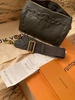 Louis Vuitton schoudertas City Keepall. Nieuw !, Handtassen en Accessoires, Tassen | Schoudertassen, Nieuw, Grijs, Leer, Ophalen
