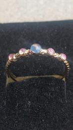 Goudkleurig ring met steentjes en echte Australische opaal t, Nieuw, Overige materialen, Met edelsteen, Ophalen of Verzenden