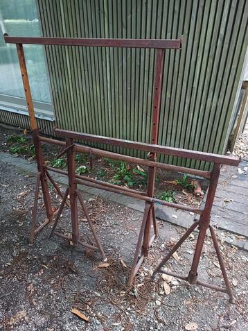 Metalen metserschragen beschikbaar voor biedingen