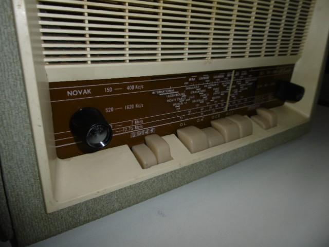 RADIO NOVACK ALSO PONTIAC ATLANTIQUE DE 1957 EN FONCT GO_PO, Antiek en Kunst, Antiek | Tv's en Audio, Verzenden