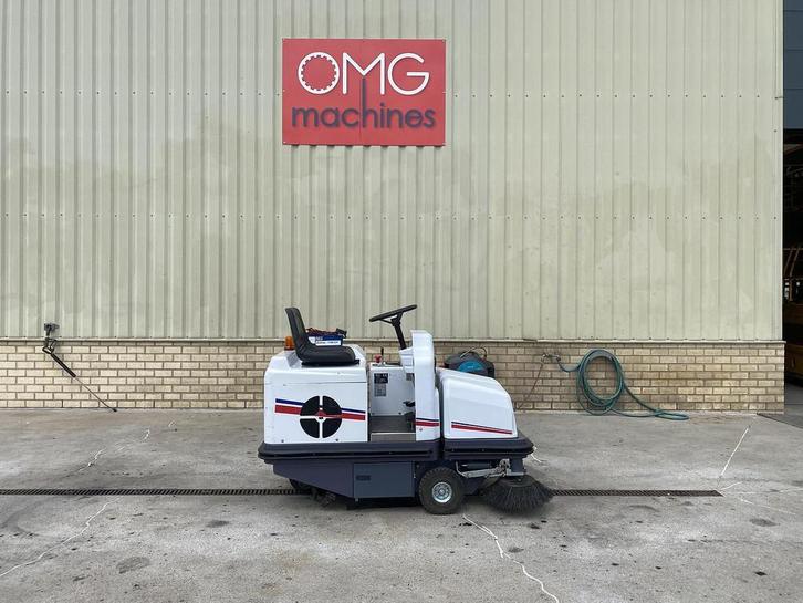 2010 Dulevo 1100 EH, Veegmachine, Hoogkieper, Articles professionnels, Machines & Construction | Entretien & Nettoyage