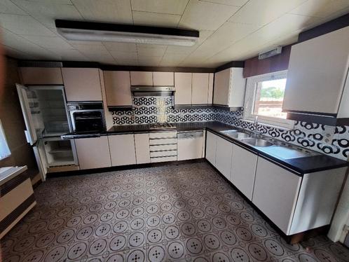 Keuken met toestellen te Beernem, Huis en Inrichting, Keuken | Complete keukens, Gebruikt, Hoekkeuken, Crème, Ophalen