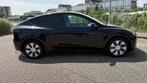 Tesla Model Y 2024 RWD – Autopilot – Zwart/Zwart – Topstaat, Auto's, Automaat, Achterwielaandrijving, Zwart, Zwart