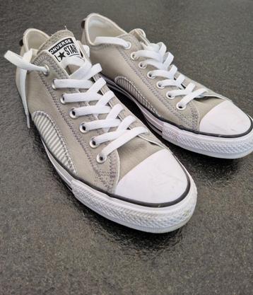 sneakers beschikbaar voor biedingen