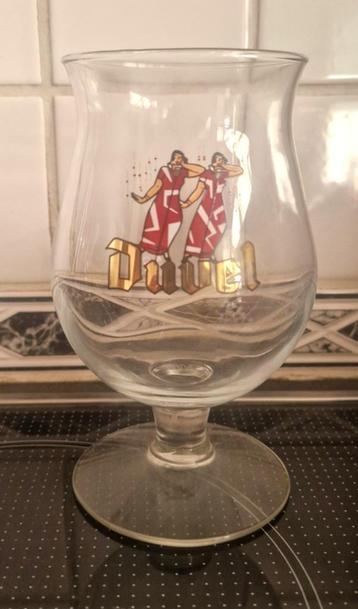 Duvel glas '2 elegante dames' beschikbaar voor biedingen