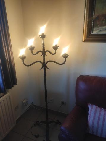 Staande (lees) lamp te koop beschikbaar voor biedingen