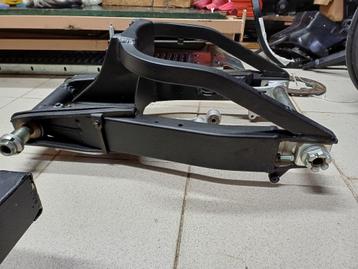 Achterbrug achter brug swingarm GSX-R GSXR 750 600 K4 K5 beschikbaar voor biedingen