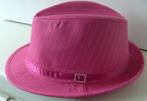 HOED FUCHSIA MET KRIJTSTREEP 2 stuks MOOIE KWALITEIT NIEUW, Ophalen of Verzenden, Nieuw, 56 of 57 cm (M, 7 of 7⅛ inch), Hoed