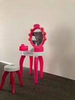Barbie schminktafel, Enfants & Bébés, Jouets | Tables de jeux, Enlèvement, Utilisé