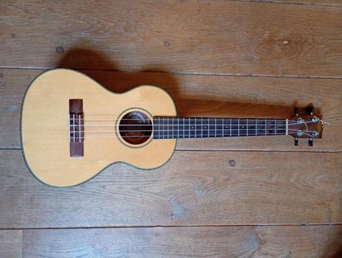 Ukulele Korala, Muziek en Instrumenten, Snaarinstrumenten | Gitaren | Akoestisch, Zo goed als nieuw, Klassieke of Spaanse gitaar