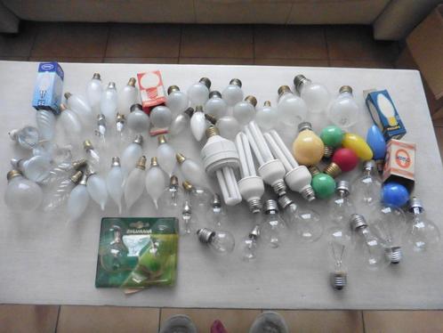 Lot d'une cinquantaine d'ampoules anciennes diverses, Maison & Meubles, Lampes | Lampes en vrac, Enlèvement