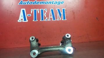 FUSEE HOUDER RECHTS VOOR Kia Carens II (01-2002/05-2006) beschikbaar voor biedingen