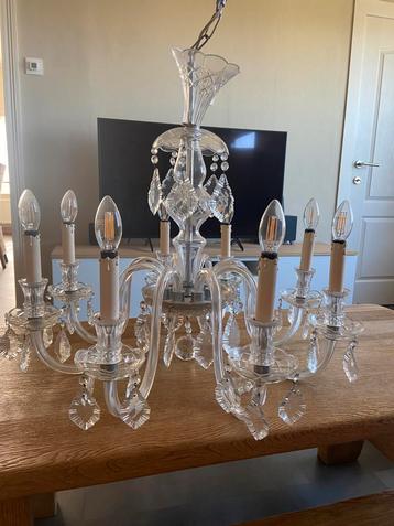 Mooie oude glas kroonluchter beschikbaar voor biedingen